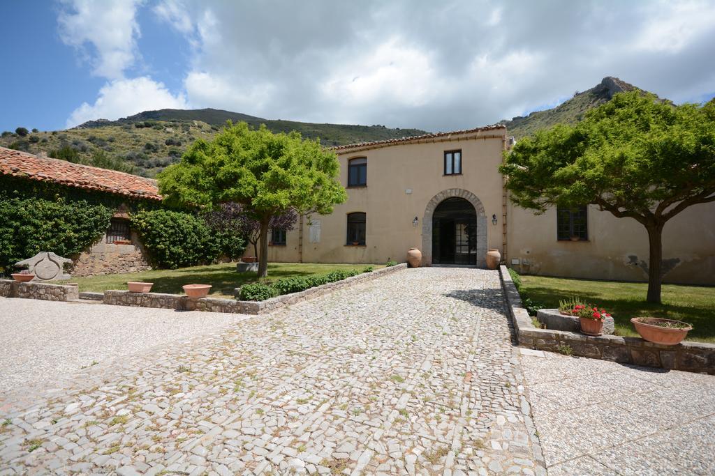 La Ferula Bed and Breakfast Scillato  Εξωτερικό φωτογραφία