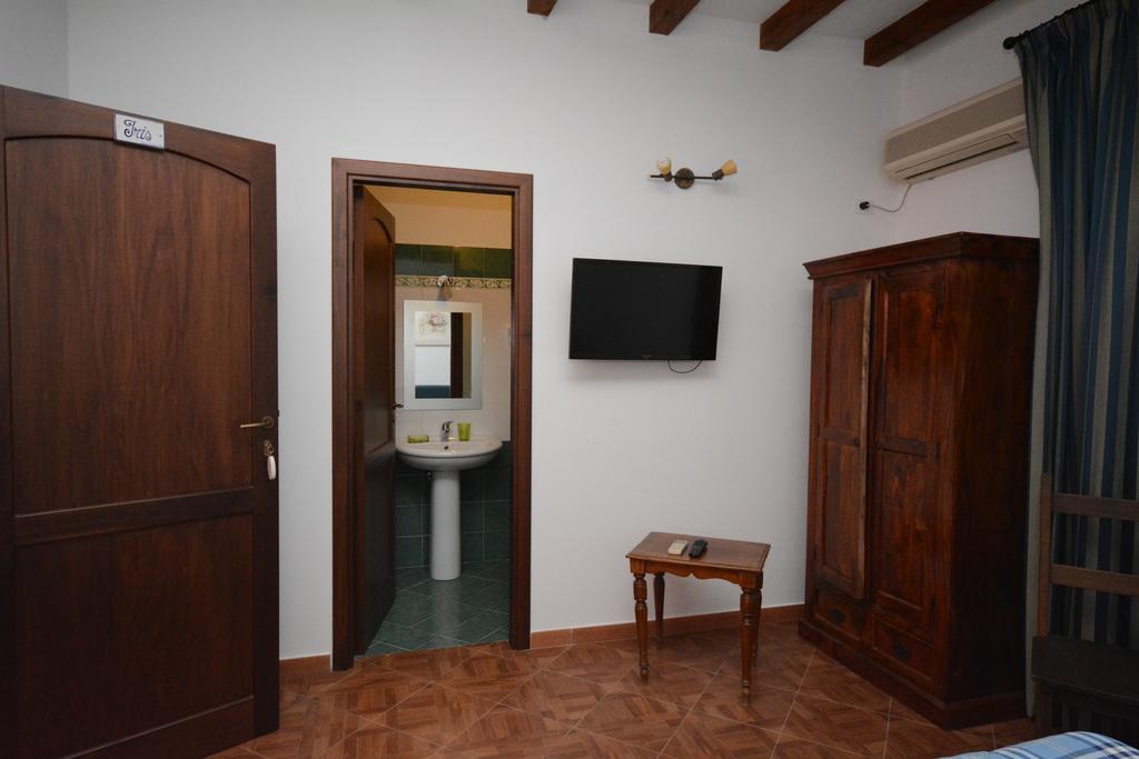 La Ferula Bed and Breakfast Scillato  Εξωτερικό φωτογραφία