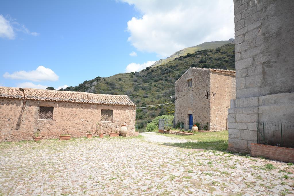 La Ferula Bed and Breakfast Scillato  Εξωτερικό φωτογραφία
