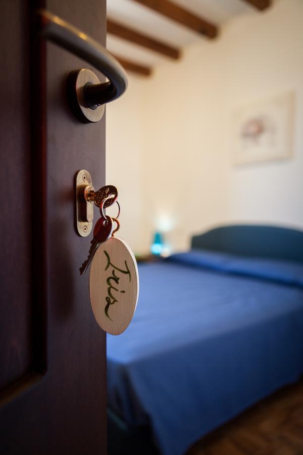 La Ferula Bed and Breakfast Scillato  Εξωτερικό φωτογραφία