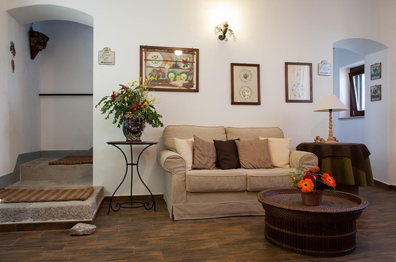 La Ferula Bed and Breakfast Scillato  Εξωτερικό φωτογραφία