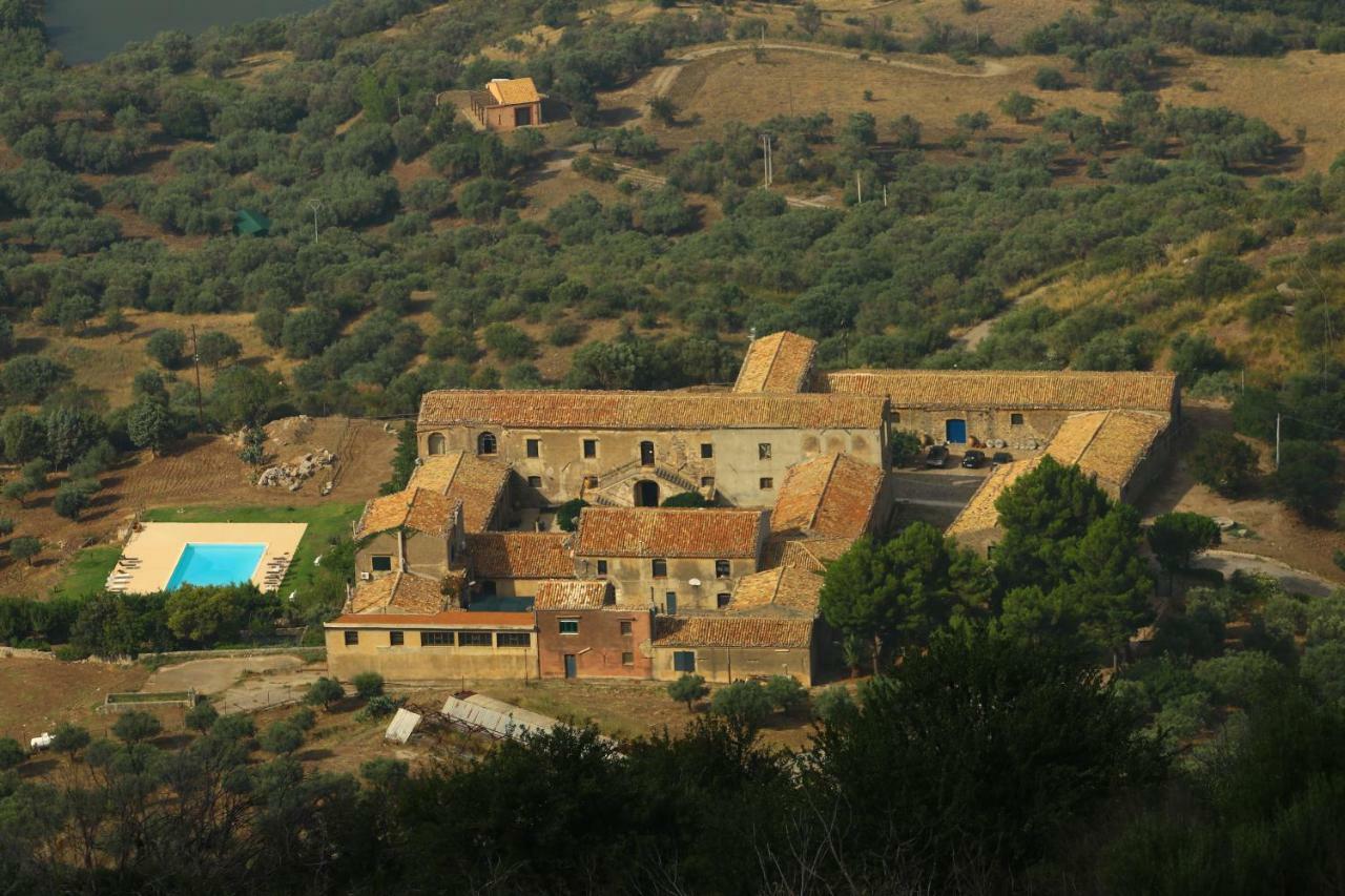 La Ferula Bed and Breakfast Scillato  Εξωτερικό φωτογραφία